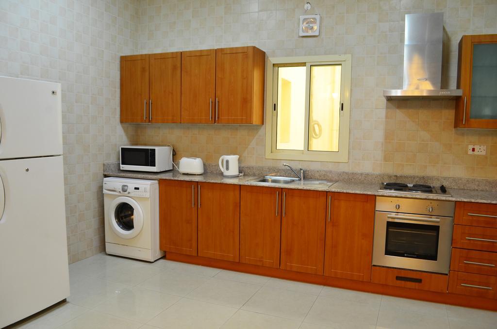 President Suites Apartments Манама Екстериор снимка