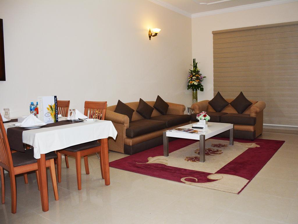 President Suites Apartments Манама Екстериор снимка